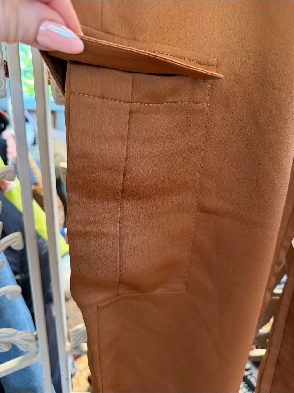 Banana Republic Woman’s Cargo Jogger Pants in Rust - Picture 4 of 8